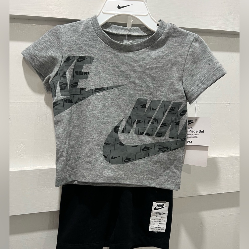 New With Tags Nike Outfit 12 Months